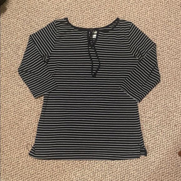 Columbia Women's Top in Navy and White Stripes - Picture 1 of 4